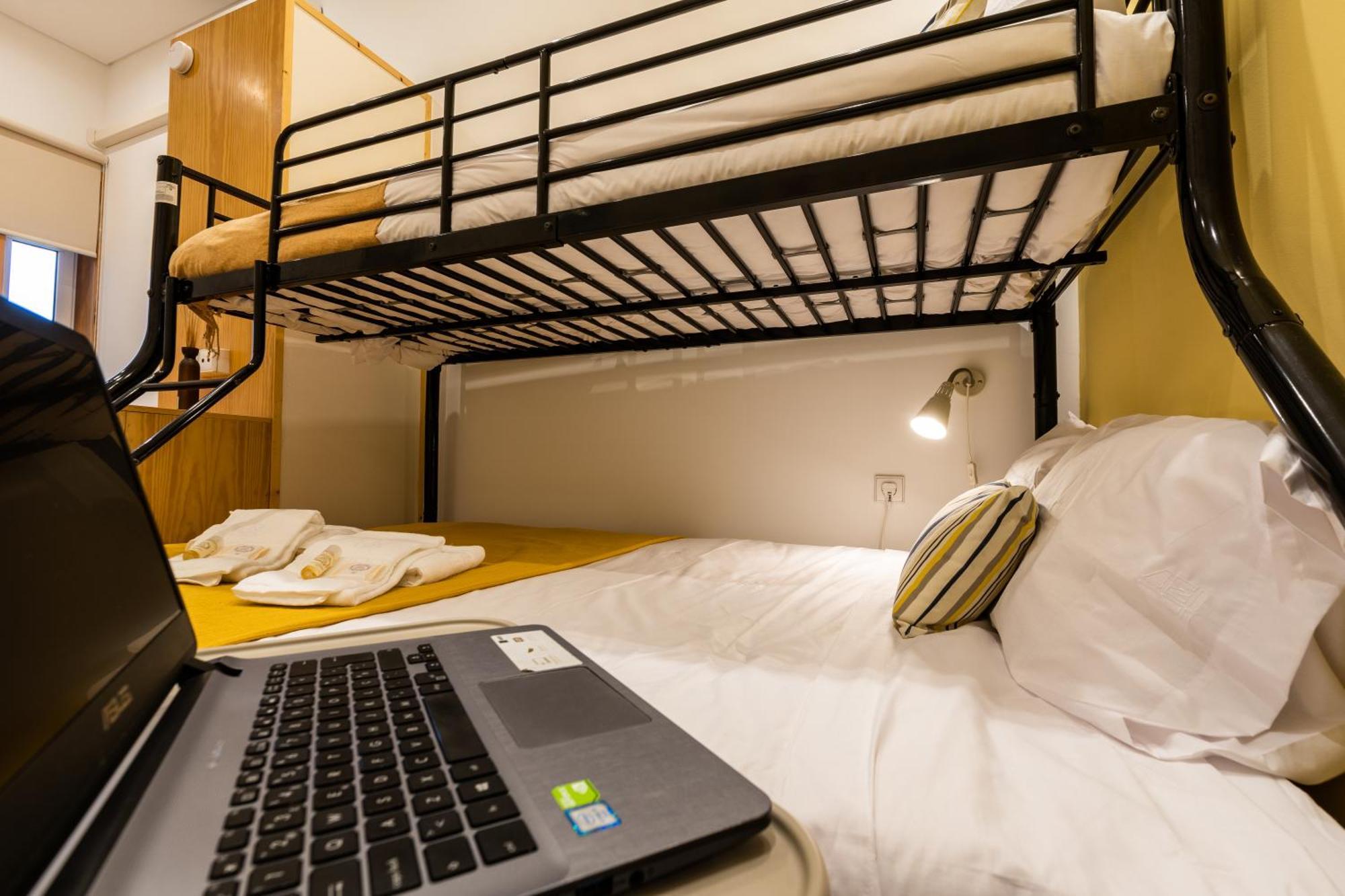 731 Costa Cabral Metro Residence Porto Zimmer foto